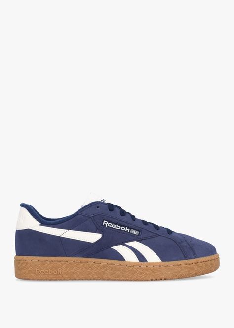 REEBOK Males&apos;s Membership C Grounds Vector Navy Chalk Gum Suede Tennis Coach Check more at https://howcandothis.com/manstyle/reebok-maless-membership-c-grounds-vector-navy-chalk-gum-suede-tennis-coach/ Ralph Lauren Love, Charlotte Simone, Vivienne Westwood Bags, Tennis Trainer, Tennis Coach, Reebok Club C, Mens Club, Clothes Aesthetic, Club C