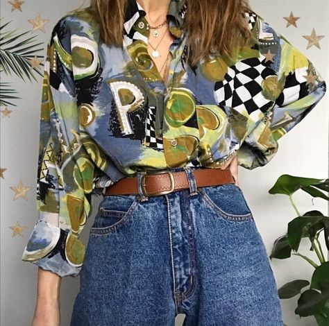 Funky Button Up Shirts, Jeans Oversized Shirt, Weird Fashion Outfits, Mummy Jeans, Vintage Blouse Outfit, Funky Ties, Pattern Shirt Outfit, Appearance Aesthetic, Jamie Tartt