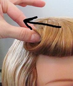 The (beautiful) Women Vintage Hairstyle Tutorial - Bobby Pin Blog / Vintage hair and makeup tips and tutorials Vintage Hair And Makeup, Bumper Bangs, Vintage Hairstyle, Vintage Hairstyles Tutorial, 50s Hairstyles, Makeup Hacks Tutorials, Rockabilly Hair, Hair And Makeup Tips, Pin Up Hair