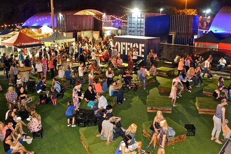 Outdoor Market Design, Modern Desserts, Traditional Paella, Beer Garden Ideas, Street Food Market, Food Truck Festival, Food Park, Street Fair, Event Stage