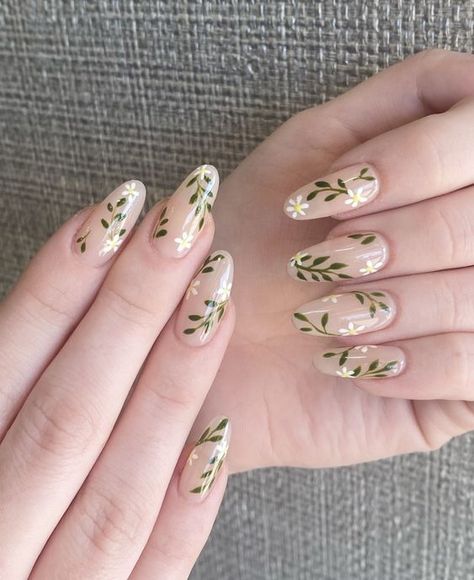 Flower Bouquet Nail Art, Jasmine Flower Nails, Pretty Flower Nails, Leafy Nail Designs, Flower Aesthetic Nails, Cottage Core Nail Ideas, Nails Inspiration Flowers, Green Daisy Nails, Nails Design Flowers