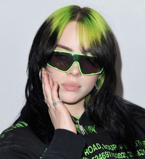 This look on Billie tho !! - - - - #blohsh #billieilish #billieeilishfanacc #billieeilishfandom #billieoconnell #billieeilishfanbase #billieeilishcute #billieeilishaesthetic #billieeilishpics #billieeilishstyle #billiefuckingeilish #billieeilish #billieeilishfan #billieeilishgreenhair Green Roots, Bossa Nova, July 3, Future Wife, Green Hair, Look On, Favorite Person, Billie Eilish, So Pretty