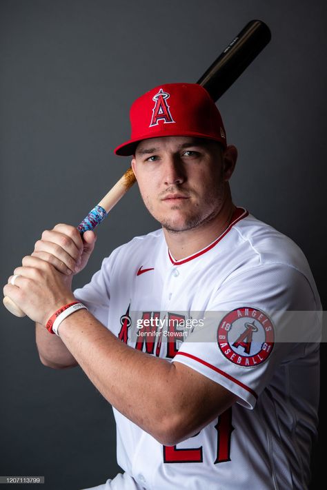 Mike Trout, Mlb Players, Pics Art, Major League Baseball, Major League, Mlb, Baseball Cards, Baseball