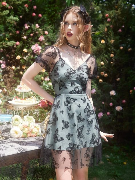 Vintage Dress Aesthetic, Fairy Grunge Dress, Fairy Aesthetic Outfit, Flower Dresses Outfit, Mitzvah Dresses, Romwe Dress, Concert Attire, Butterfly Skirt, Quinceñera Dresses