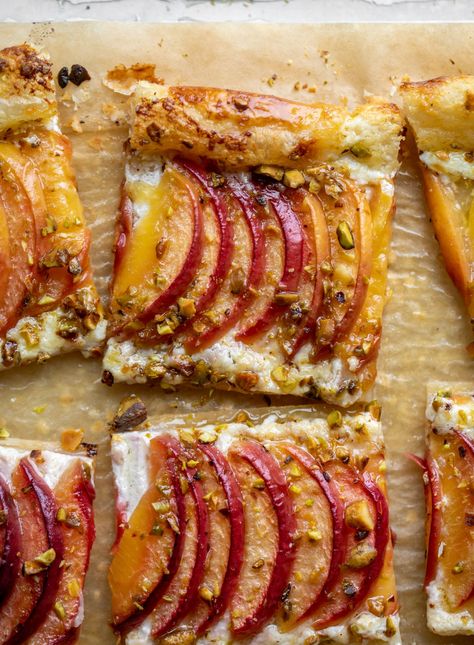 Peach Puff Pastry - Peach Puff Pastry with Mascarpone and Pistachios Peach Puff Pastry, Roasted Pistachios, Puff Pastry Desserts, Puff Pastry Tart, Peach Puff, Peach Desserts, Snacks To Make, Pastry Tart, Mascarpone Cheese