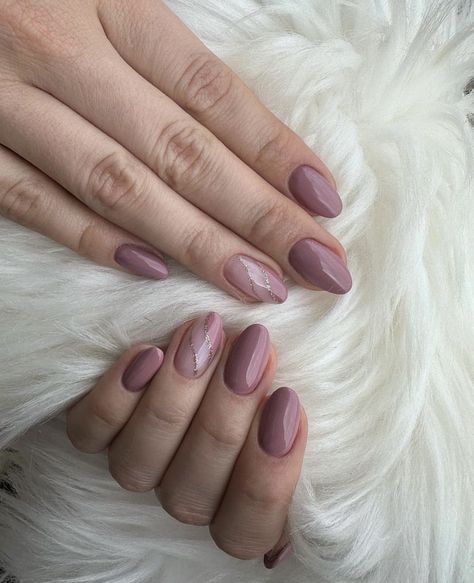 Classy Autumn Nails, Gel Extension Nails Ideas, Nail Extensions Ideas, October Manicure, Nails Aesthetics, Elegant Touch Nails, Quick Nail Art, Small Finger Tattoos, Bridal Nail Art