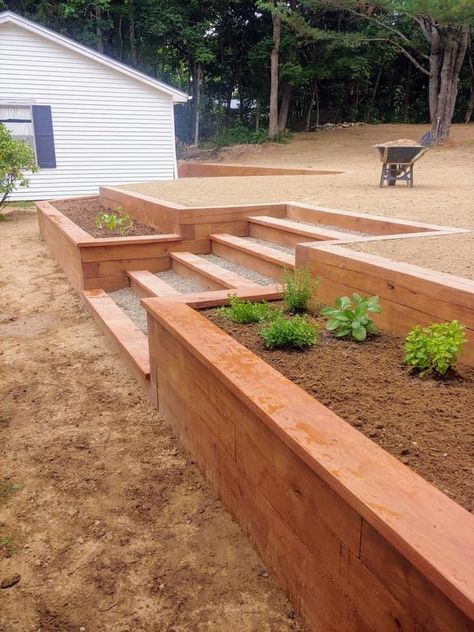 Tier Garden, Diy Backyard Ideas, Sloped Backyard Landscaping, Landscape Backyard, Backyard Ideas On A Budget, Yard Diy, Sloped Yard, Sloped Backyard, Landscaping Retaining Walls