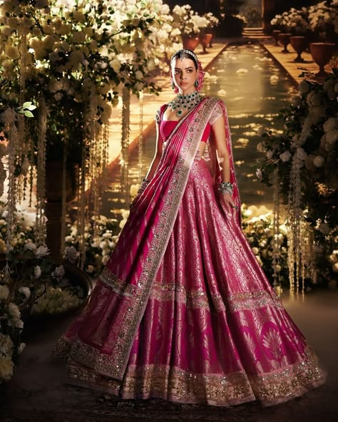 All posts • Instagram Dolly Jain, Head Veil, Brocade Lehenga, Latest Bridal Lehenga Designs, Banarasi Brocade, Bridal Lehenga Designs, Latest Bridal Lehenga, Wedding Lehenga Designs, Dress Bride