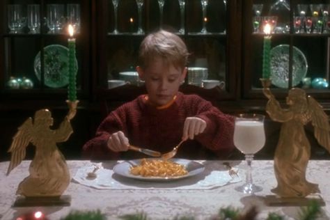 Home Alone 3, Home Alone 1, Home Alone 1990, Microwave Dinners, Home Alone Movie, Home Alone Christmas, Xmas Dinner, Macaulay Culkin, Dinner Themes