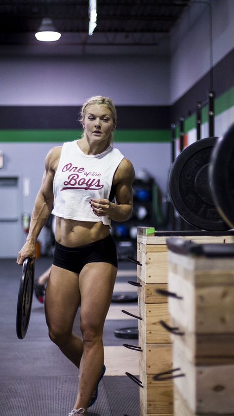 Fall in love with the process... Brooke Ence Brooke Ence, Female Crossfit Athletes, Shredded Body, Crossfit Women, Crossfit Girls, Michelle Lewin, Crossfit Gym, Strong Muscles, Crossfit Athletes