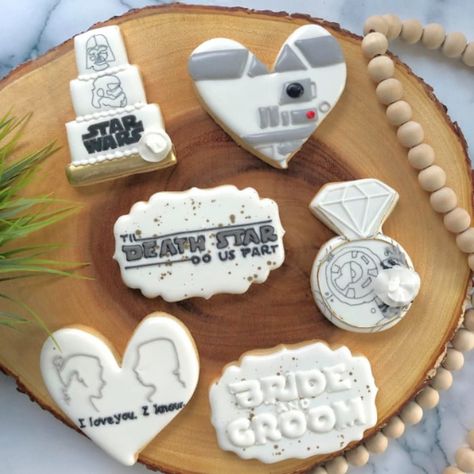 Bring the Force to your marriage with these creative and unique Star Wars wedding ideas, from signs to outfits to reception decor. #starwars #wedding #weddingideas Star Wars Wedding Decorations, Star Wars Wedding Ideas, Star Wars Symbols, Wildflower Wedding Theme, Star Wars Cookies, Star Wars Wedding Theme, Star Wars Theme Party, Disney Wedding Theme, Star Wars Cake