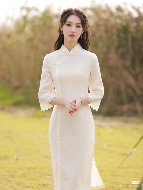 Chinese Long Dress, Wedding Suits For Bride, Gurung Dress, Farewell Dresses, Chinese Fancy Dress, Baju Kahwin, Chinese Wedding Dress, Gowns Dresses Elegant, Classy Prom Dresses