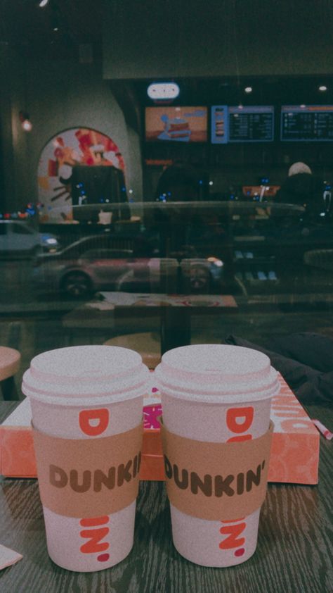 Dunkin Donuts Aesthetic, Donut County, Prank Box, Donut Pictures, Donut Cup, Dunkin Coffee, Playlist Art, Donut Store, Dunkin Donuts Iced Coffee