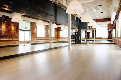 Yoga Studio Design Ideas, Dance Studio Ideas, Dance Studio Design, Dance Studio Decor, Home Dance Studio, 1million Dance Studio, Studio Design Ideas, Barre Studio, Dance Room