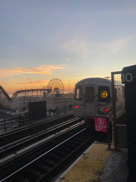 Coney Island Nyc, Coney Island New York, Coney Island Aesthetic, Cony Island, Coney Island Beach, Brooklyn Summer, Evermore Era, Coney Island Baby, Summer In Nyc