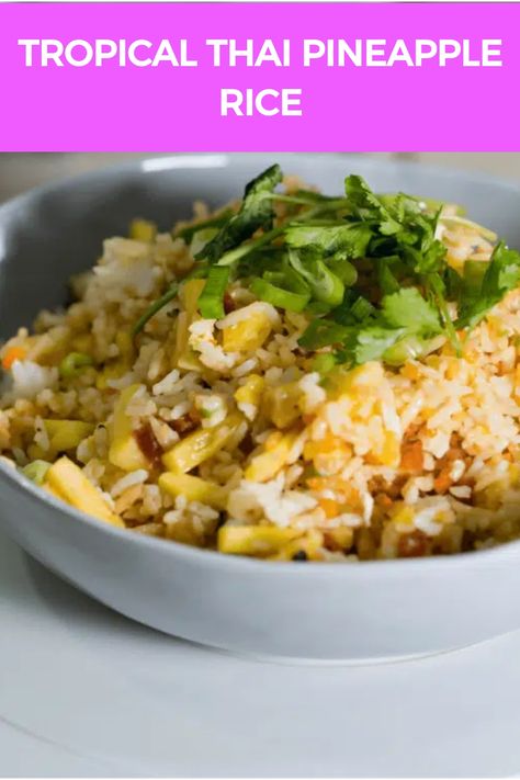 Tropical Thai Pineapple Rice Pork Mince Recipes, Thai Pineapple Fried Rice, Pineapple Fried Rice Recipe, Fried Rice Recipes, Pineapple Curry, Thai Fried Rice, Pineapple Rice, Ground Pork Recipes, Pineapple Fried Rice