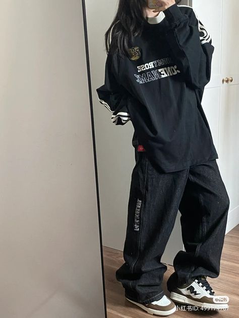 Black Overalls Outfit, Shifting Outfits, Tomboy Girls, Baggy Outfit Ideas, Boyish Outfits, Baggy Clothes, Tomboy Outfits, Tomboy Style Outfits, Outfits 2023