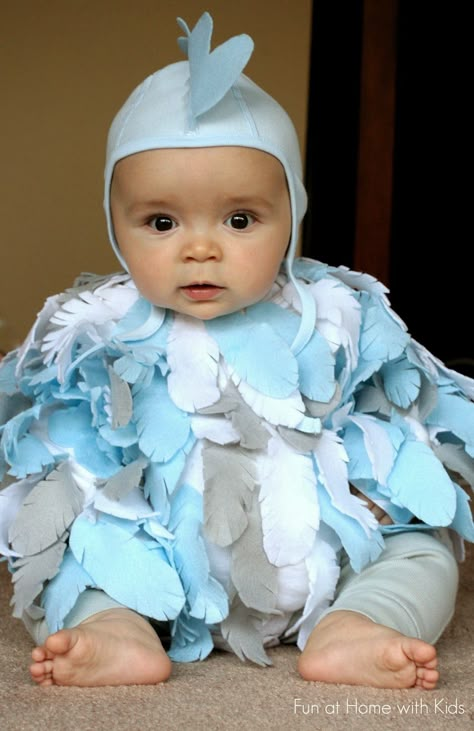 Oh my word, this is adorable! DIY No-Sew Baby Chicken Halloween Costume. Baby Chicken Halloween Costume, Chicken Halloween Costume, Infant Costumes, Diy Baby Halloween Costumes, Felt Feathers, Crocheted Owl, Feathers Diy, Owl Diy, Diy Baby Costumes