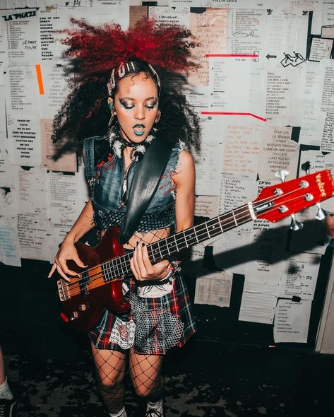 Rockstar Hair Black Women, Black Punk Fashion, Colorful Punk Fashion, Bassist Outfit, Black Punk Hairstyles, Punk Fashion Black Women, Black Alt Hairstyles, Afro Goth Women, Afro Punk Fashion Black Women