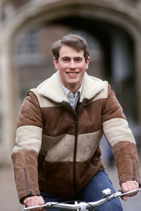 Royal schools: Where Kate Middleton, Meghan Markle and more studied | HELLO! 1980s Photos, Edward Windsor, Royal Military Academy Sandhurst, Model People, Royal Family Portrait, Royal Family England, British Royal Families, Prince William And Catherine, Young Prince