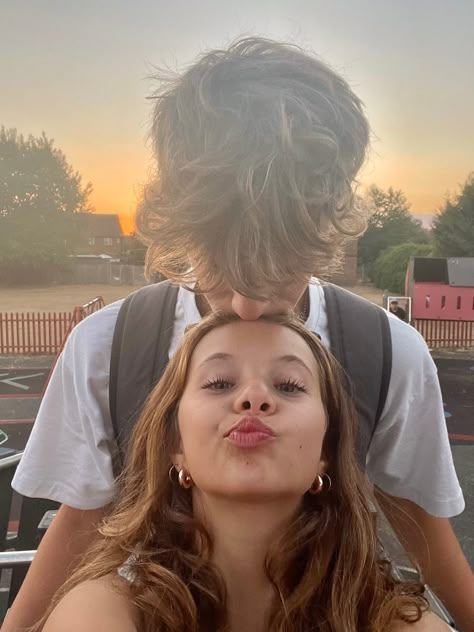 Couple Teenager Picture Ideas, Teen Relationships Cute, Couple Photos To Recreate Ideas, Boy Best Friends Aesthetic, Teen Relationships Aesthetic, Cute Teenage Couple, Teenage Couple Photos, Teenage Couple Aesthetic, Cute Teenage Couples