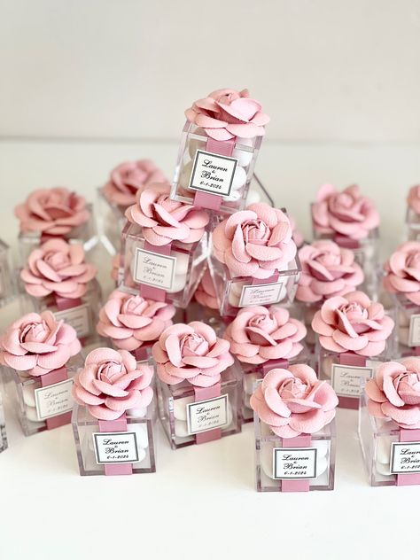 Pink Wedding Favors Boxes, Elegance Wedding Favors for Guests, Luxury Party Favors, Dusty Wedding Custom Favors, Quinceanera Favors Gifts - Etsy Rose Gold Party Favors, Luxury Party Favors, Pink Wedding Favors, Dusty Wedding, Quince Gifts, Wedding Favors Boxes, Favors Quinceanera, Wildflower Favors, Spring Theme Party