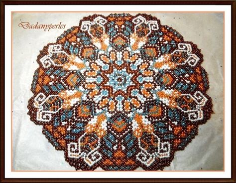 Intricate Beaded Doily Patterns by dadanyperles - The Beading Gem's Journal Beaded Doilies, Doilies Crafts, Doily Pattern, Art Perle, Beading Crafts, Wire Jewelry Tutorial, Beaded Boxes, Beadwork Patterns, Weaving Projects