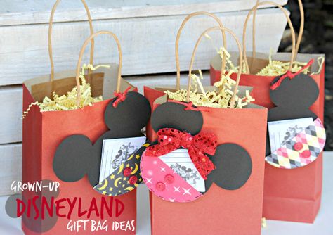 Grown-Up Disneyland Gift Bag Ideas Disney Trip Gift Bag Ideas, Disney Gift Wrapping Ideas, Disney Gift Bag Ideas, Disneyland Goodie Bag Ideas, Disney Gift Bags For Trip, Deca Icdc, Disneyland Gift Surprise, Disney Goodie Bags, Girls Trip Gifts Bags