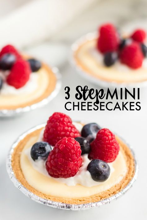 USING 12 MINI KEEBLER READY MADE GRAHAM CRACKER CRUSTS 3-Step Mini Cheesecakes are simple, quick, delicious and great for serving at a party. Each mini cheesecake can be topped with your favorite fruit or topping! | www.persnicketyplates.com Berry Tarts, Persnickety Plates, Graham Cracker Crust Recipe, Mini Snacks, Dessert Cheesecake, Dessert Sushi, Honey Bourbon, Roasted Zucchini, Mini Cheesecake Recipes