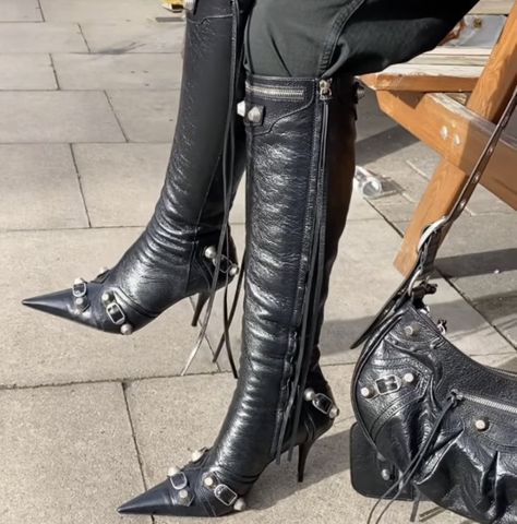 ☆*:.｡.(* ⁰ ཀ ⁰*)╯🔪 — marlenawysocka: balenciaga 2022 cagole boots Balenciaga 2022, 90s Girl, Digital Closet, Patent Leather Boots, Pointed Toe Boots, Shoe Inspo, Aesthetic Shoes, Women Boots, Crazy Shoes