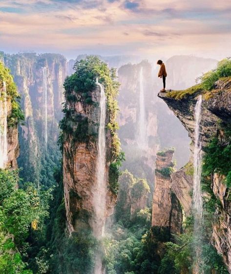 Tianzi Mountains, Travel Photography Nature, Zhangjiajie, Digital Art Photography, Surreal Photos, Photography Photos, Nature Travel, Amazing Nature, Nature Photos