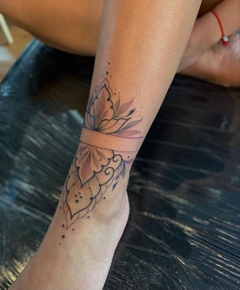 Nice Leg Tattoos For Women, Mandela Tattoo Ankle, Henna Designs On Ankle, Ankle Ornamental Tattoo, Ornamental Ankle Tattoo, Behind Ankle Tattoo, Mandala Ankle Tattoo, Ankle Tattoo Mandala, Ankle Tattoos For Women Mandala