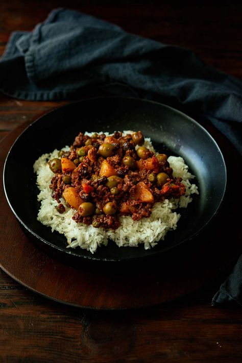 Filipino Picadillo - Chicken Fried Kitchen Filipino Picadillo Recipe, Picadillo Recipe Filipino, Filipino Picadillo, Ground Beef Potatoes, Lumpia Recipe, Recipe With Ground Beef, Picadillo Recipe, Beef Potatoes, Wok Recipes