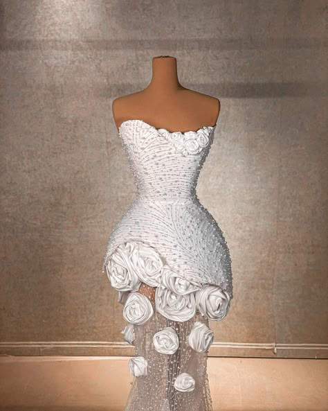 White African Dress, Birthday Dress Ideas, Goddess Exclusive, Couture Dresses Gowns, Bridal Outfit Ideas, Latest Wedding Gowns, Guipure Lace Dress, Dubai Evening, White Party Dress