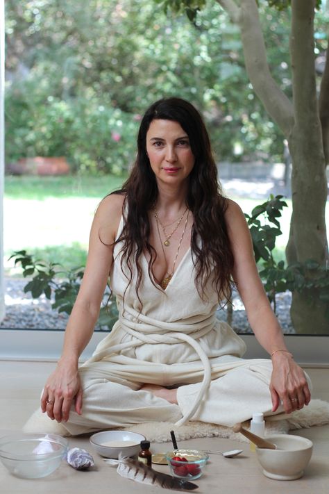 Sitting Down with Shiva Rose – Silver Etiquette Yogi Style, Trance Dance, Shiva Rose, Cosmetic Line, Boho Yoga, Yoga Style, Hippie Life, People Watching, Holistic Lifestyle