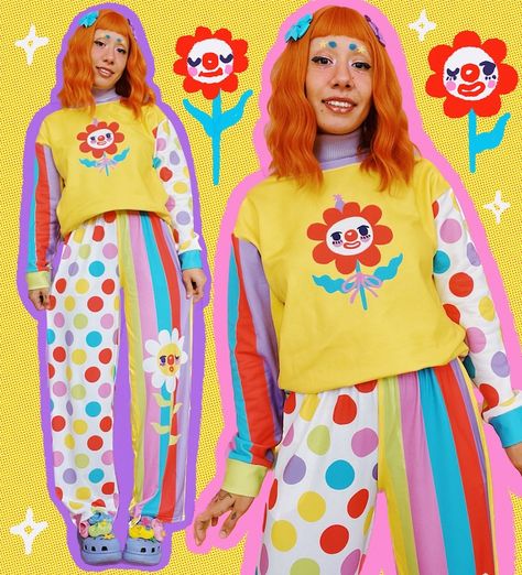 Clown Flower Sweatshirt - Etsy Clown Flower, Clowncore Fashion, Clowncore Outfit, Clowncore Aesthetic, Decora Harajuku, Clown Clothes, Silly Clothes, Flower Sweatshirt, Funky Outfits