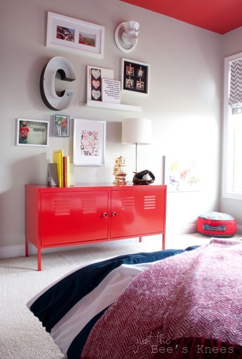 Stylish Toy Storage, Bedroom Storage Chest, Beautiful Bedroom Designs, Gallery Wall Nursery, Children Room Boy, Gorgeous Bedrooms, Eclectic Bedroom, Bedroom Red, Boys Bedding