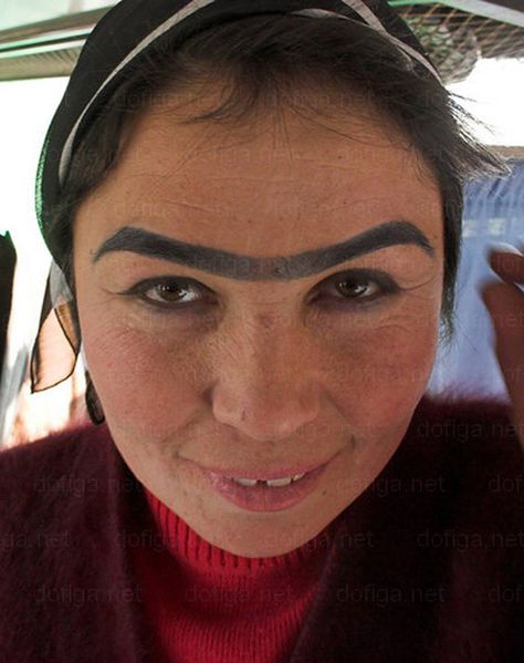 bad eyebrows, funny eyebrows, bad makeup,  worst eyebrows, ugly eyebrows, horrible, terrible, cholo, nasty, creepy, eyebrow fails, unibrows, wtf, bad family photos, awkward Eyebrow Fails, Funny Eyebrows, Bad Family Photos, Bad Eyebrows, Bad Makeup, Makeup Fails, Makeup Humor, Bad Tattoos, Best Eyebrow Products