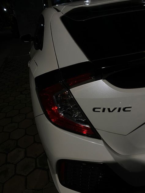 Cuci mobil civic Civic Aesthetic, Mobil Civic, Honda Civic Turbo, Ide Pose, Live Backgrounds, Honda Civic Hatchback, Civic Hatchback, Honda Civic Type R, Best Poses For Pictures