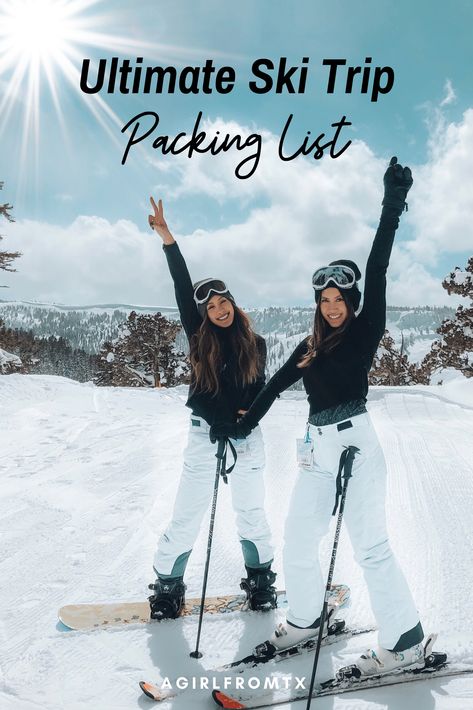 Women Skiing Outfit Style, Ski Trip Airport Outfit, Ski Style Women 2022, Winter Ski Outfit Snow, Skii Outfit Girl, Packing For Skiing Trip, Womans Ski Outfit, Ski Neck Gaiter, What To Wear When Skiing