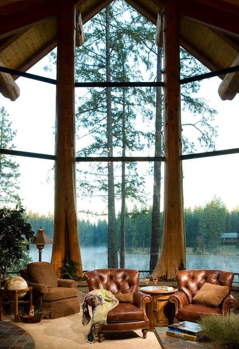 Large Windows (ignore furnishings; the architecture is great!) Cabin Living, Best Windows, Log Cabin Homes, Cabin Life, Natural Home Decor, Cool Ideas, Mountain House, Décor Diy, House Goals