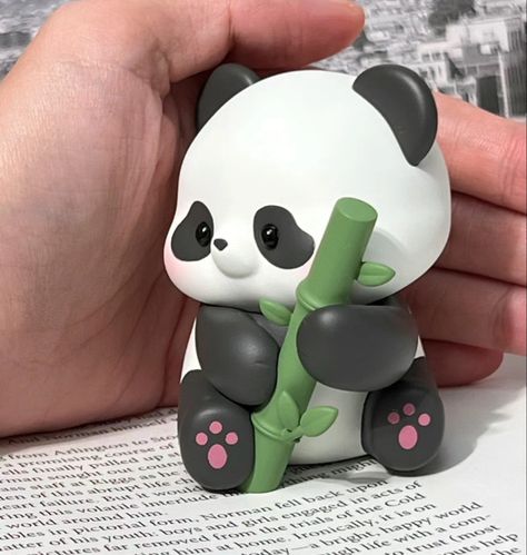 Panda Air Dry Clay, Panda With Clay, Foam Air Dry Clay Ideas, Panda Clay Art, Panda Polymer Clay, Polymer Clay Panda, Air Dry Clay Keychain, Mouldit Clay Art, Clay Panda