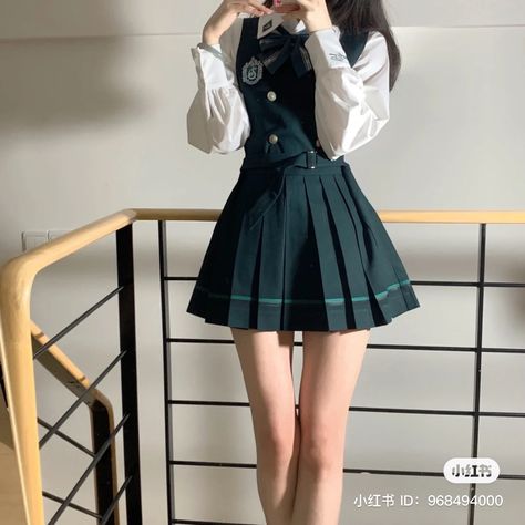 Green School Uniform, Hogwarts Outfits, School Uniform Fashion, School Uniform Outfits, Uniform Fashion, School Uniforms, Ulzzang Fashion, Closet Fashion