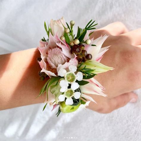 Blushing Bride Protea Bouquet, Blushing Bride Bouquet, Tropical Wrist Corsage, Blushing Bride Flower, Blushing Bride Protea, Wearable Flowers, Hydrangea Bouquet Wedding, Diy Corsage, Wedding Corsage