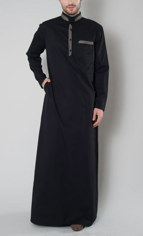 Jubbah Men, Arabic Outfit, Muslim Men Clothing, Thobes Men, Boys Kurta Design, Gents Kurta Design, Kurta Patterns, Mens Kurta Designs, Kurta Style