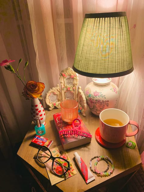 Nightstand Art, Girl Nightstand Aesthetic, Cluttered Nightstand Aesthetic, Books Nightstand, Nightstand Aesthetic Decor, Nightstand Decor Aesthetic, Cute Nightstand, Aesthetic Nightstand, Girl Nightstand