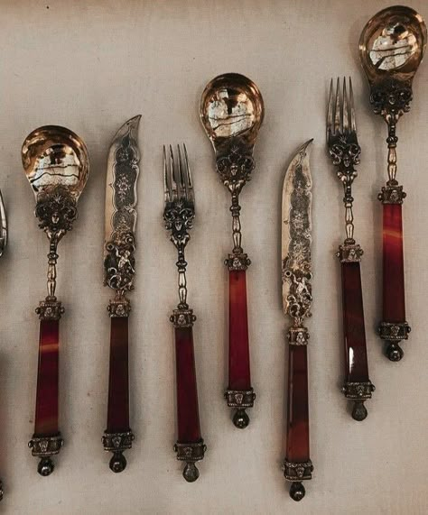 Medieval Gothic Home Decor, Vampire Kitchen Aesthetic, Vampire Wedding Aesthetic, Vampire Quinceanera Theme, Vampire Ballroom, Vampire House Aesthetic, Vampire Items, Vampire Furniture, Gothic Wedding Aesthetic