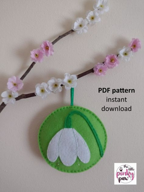 A fully illustrated pattern guiding you through every step to make a simple but beautiful Special Snowdrop felt decoration, finished size 10.5cm diameter January Craft, Felt Keychain, Felt Pattern, Felt Decorations, Pansies, Spring Decor, Pdf Pattern, Pdf Download, Felt