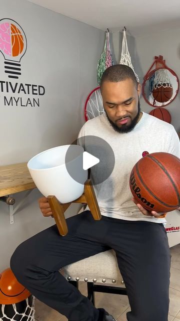 Interior Inspiration on Instagram: "Diy basketball planter 🏀🪴 Credit: @motivatedbymylan . . . . . #diydecor #diyideas #diylove #diy #dıy #diyinspiration #interior_and_living #interiorgoals #interiorideas #interiorstyle #interiordecor #interiordesign #interiorinspo #interiorlove #interiorhome #decorinspiration #decorgoals #decorlovers #decorcrushing #decorideas #decorationideas #decorationinterieure" Basketball Ideas Diy, Diy Basketball Planter, Diy Basketball Decor, Basketball Vase, Basketball Planter, Basketball Crafts, Diy Planters Indoor, Diy Basketball, Basketball Decorations