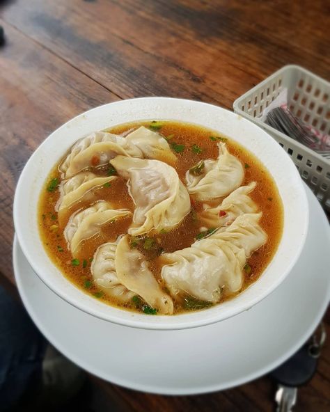 Jhol Momo, Dal Bhat, Momo Food, Snacks For Summer, Big Snacks, Nepali Food, Indian Food Photography, Steamed Dumplings, Tastemade Recipes